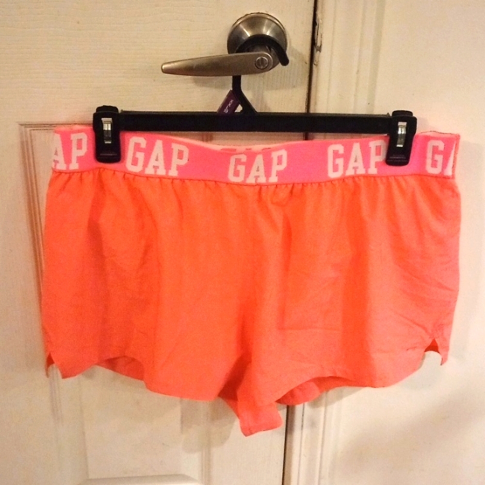 XL Women Gap Athletic Shorts with lining